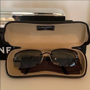 CHANEL sunglasses